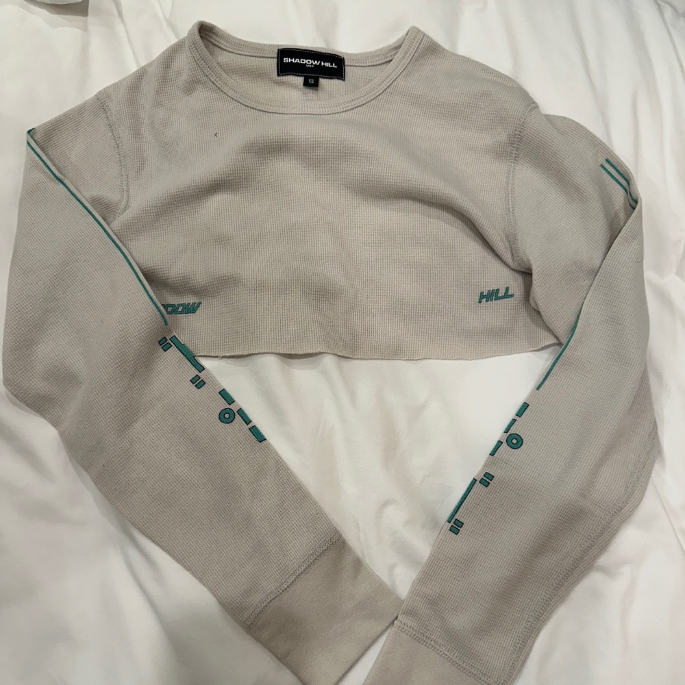 Shadow hill crop top tshirt